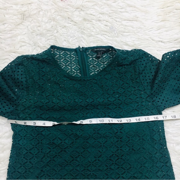 Banana Republic Lazer Cut Eyelet Blouse Dark Green Size small - Picture 9 of 11